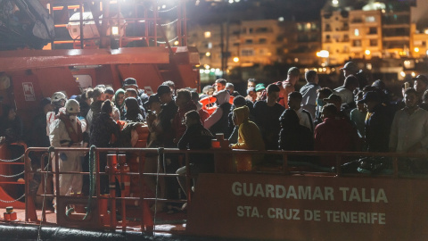 17/01/22-La Salvamar Talía llega al puerto de Arguineguín con varios migrantes a 14 de septiembre de 2021 en Gran Canaria (Islas Canarias), España.