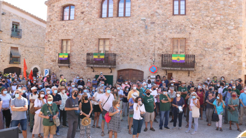 Una imatge de la protesta contra els parcs eòlics a l'Albera que s'ha fet aquest diumenge 5 de setembre a Capmany.