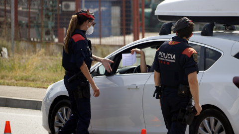 Control policial dels Mossos durant el confinament perimetral del Segrià de l'estiu.