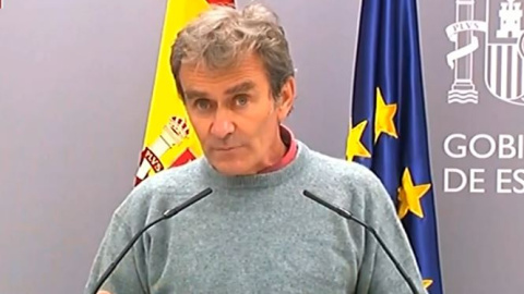 El director del Centro de Coordinación de Alertas y Emergencias Sanitarias (CCAES), Fernando Simón, en una rueda de prensa.