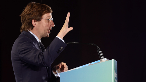 El alcalde de Madrid, José Luis Martínez-Almeida, interviene en la inauguración oficial de la VIII edición del Foro de Innovación Turística de Hotusa, en Eurostars Madrid Tower, a 17 de enero de 2022, en Madrid.