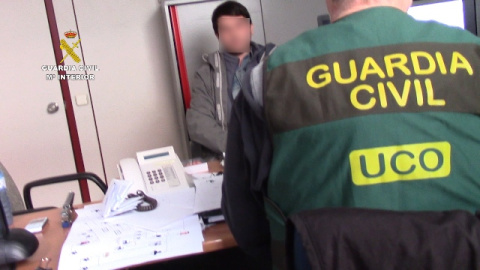 La Guardia Civil detiene en Barcelona a uno de los mas importantes hacker rusos, reclamado judicialmente por los EE.UU de América. / GUARDIA CIVIL