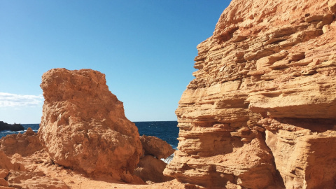 Vistas al mar desde la cueva. - Mila García Nogales