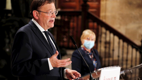 El president de la Generalitat Valenciana, Ximo Puig, junto a la consellera de Sanidad, Ana Barceló, en una rueda de prensa.