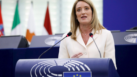 La presidenta en funciones del Parlamento Europeo, Roberta Metsola, pronuncia un discurso en el Parlamento Europeo en Estrasburgo