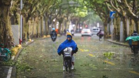 El tifón In-Fa paraliza el este de China y obliga a la evacuación de 100.000 personas