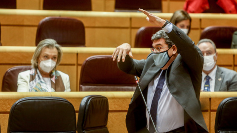 El ministro de Inclusión, Seguridad Social y Migraciones, José Luis Escrivá, interviene durante una sesión de control al Gobierno en el Senado, a 2 de noviembre de 2021, en Madrid.- Ricardo Rubio / Europa Press