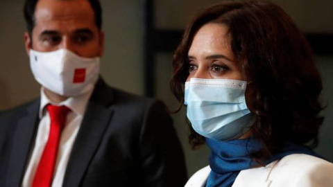 La presidenta de la Comunidad de Madrid, Isabel Díaz Ayuso, junto al vicepresidente Ignacio Aguado, en la Asamblea regional.