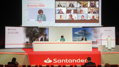 La presidenta del Banco Santander, Ana Botín,  durante la junta de accionistas de la entidad.