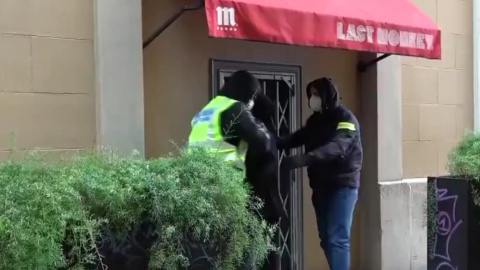 Momento de la detención por parte de los Mossos. - Twitter de los Mossos d'Esquadra