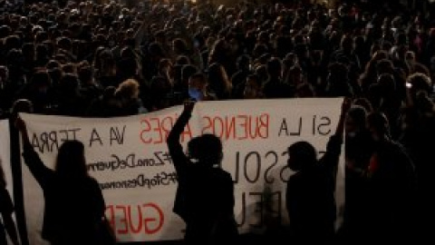 Cerca de mil personas protestan en Barcelona contra los desahucios durante la pandemia