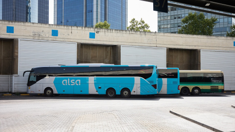 Imagen de archivo de varios autobuses en la estación de Madrid Sur.