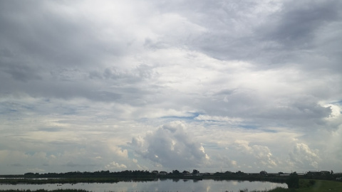 La laguna sobre la vieja pradera en La Isla.