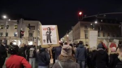 Las protestas contra la polémica ley antiaborto en Polonia generan una escalada de tensión