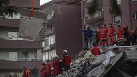 El terremoto de Turquía deja 39 muertos y un centenar de personas atrapadas bajo los escombros