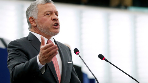 15/01/2020. Imagen de archivo del rey de Jordania Abdalá II hablando en el Parlamento Europeo. - Reuters