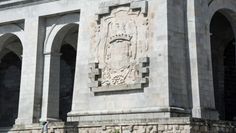 Escudo franquista en el Valle de los Caídos. / J. GÓMEZ