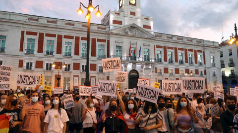 Concentración contra la homofobia en Madrid