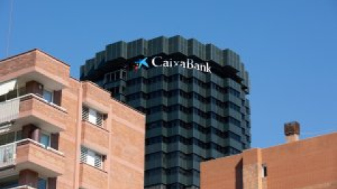 Caixabank, el primer banco que se adhiere a las medidas de alivio hipotecario del Gobierno