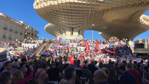 Manifestantes en las Setas.