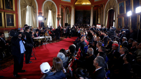 Los miembros de la Asamblea Nacional Constituyente participan en su primera sesión en el Palacio Federal Legislativo. REUTERS/Carlos Garcia Rawlins