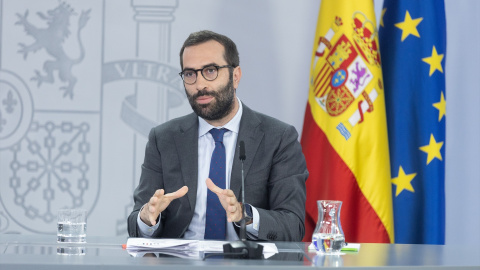 El ministro de Economía, Comercio y Turismo, Carlos Cuerpo, durante una rueda de prensa posterior al Consejo de Ministros, en el Palacio de la Moncloa, a 16 de julio de 2024, en Madrid (España).