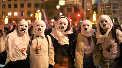 Un grupo de mujeres, durante la manifestación principal de este 25N en Madrid.