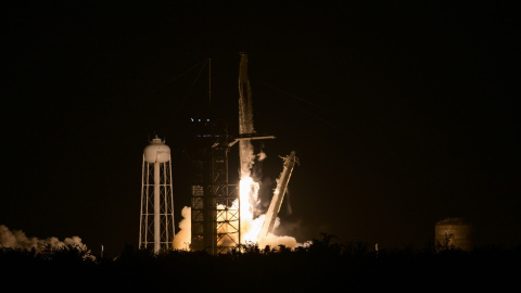 15/09/2024 Un cohete Falcon 9 de SpaceX despega en una misión privada de vuelos espaciales tripulados Polaris Dawn. Foto de archivo.