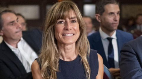 La mujer del presidente del Gobierno de España, Begoña Gómez, durante la presentación del proyecto ‘Los Carteles de la Guerra’, en el Ateneo de Madrid, a 1 de julio de 2022, en Madrid (España).