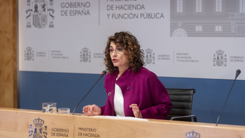 La ministra de Hacienda y Función Pública, María Jesús Montero, en una rueda de prensa en la sede de su Departamento. E.P./Alberto Ortega