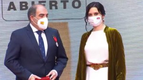 Ainhoa Arteta, Nacho Cano, Nadal y Cristina Cifuentes, condecorados en el acto del Dos de Mayo