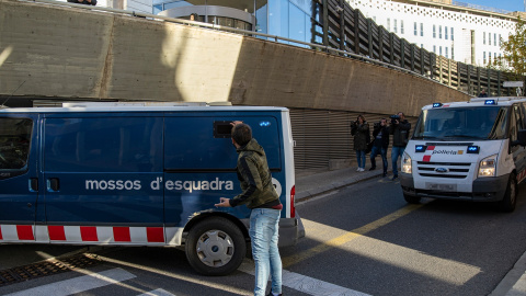 Un coche de policía en la Audiencia de Lleida a 23 de noviembre