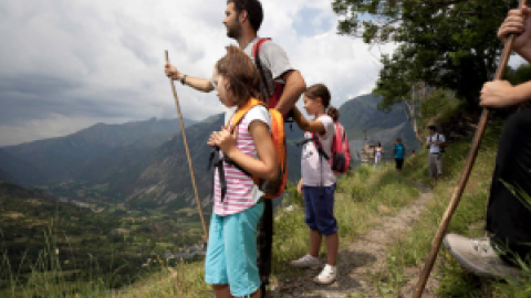 Ocho excursiones fáciles para hacer con niños este verano en Catalunya