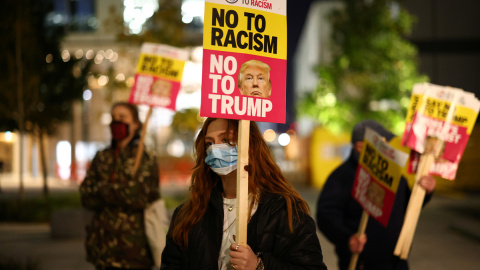 Manifestantes contrarios a la reelección de Donald Trump en una concentración en Londres, Reino Unido.