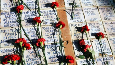 Una de las fosas comunes del cementerio de Paterna. EFE/Archivo