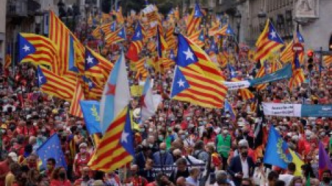 Miles de personas participan en la manifestación independentista en Barcelona