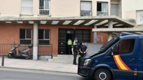 La Policía irrumpe en un examen para conseguir la nacionalidad e identifica a los participantes