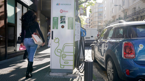 Una estación de Iberdrola para la recarga de coches eléctricos, en Bilbao.