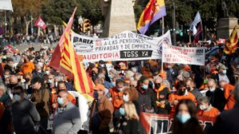 Mig miler de persones es manifesten a Barcelona per unes pensions publiques i sense retallades