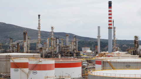 Vista de la Refinería Cepsa de San Roque, cerca de Algeciras (Cádiz). Jon Nazca / REUTERS