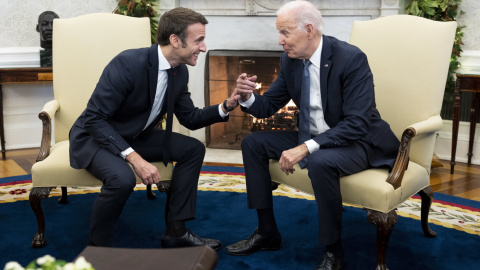 Los presidentes de Francia, Emmanuel Macron, y de EEUU, Joe Biden, durante la visita del mandatario galo a la Casa Blanca, a 1 de diciembre de 2022.