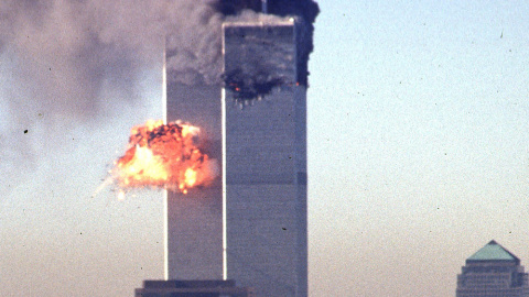 Momento en el que el segundo avión impacta contra la segunda de las Torres Gemelas de Nueva York el 11-S.