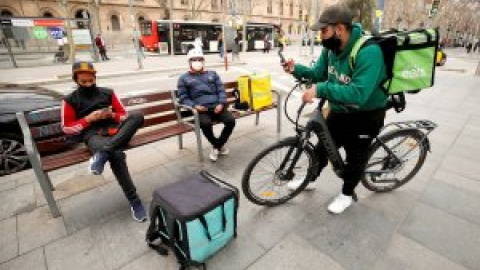 La digitalización y la 'uberización' desnudan un Estatuto de los Trabajadores obsoleto y mutilado por la reforma laboral