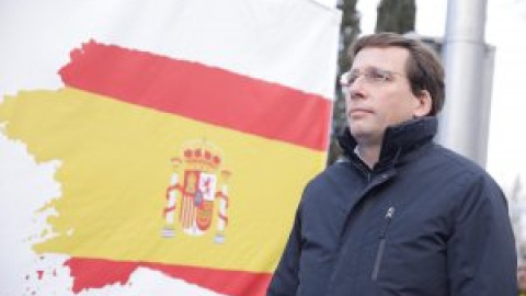 Desde Colón hasta el balcón: Almeida se gasta nueve veces más que Carmena en banderas de España