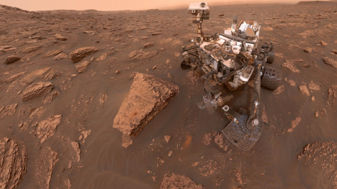 El Rover Curiosity en la superficie de Marte.