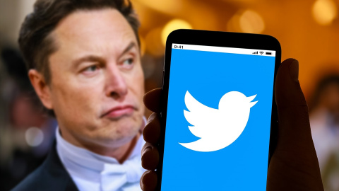 El consejero delegado de Tesla con el logo de Twitter. Foto de ARCHIVO