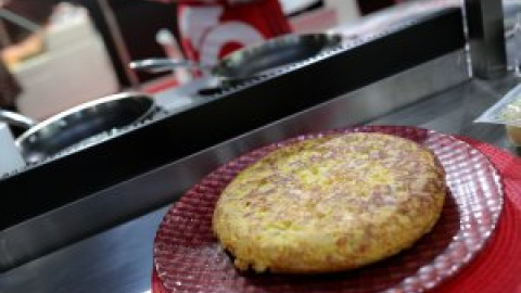 Retiran una marca de tortilla de patatas envasadas por varios casos de botulismo