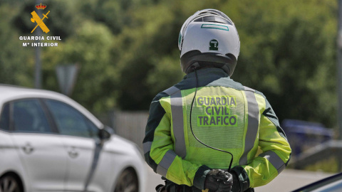 60 denuncias a conductores y pasajeros en un dispositivo de la Guardia Civil en el acceso a Castro