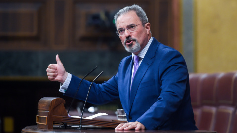 El diputado de Vox Carlos Flores interviene durante una sesión plenaria, en el Congreso de los Diputados, a 21 de mayo de 2024.