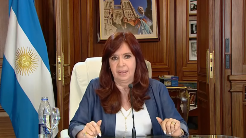 Cristina Fernández de Kirchner defiende en su canal de YouTube su inocencia.